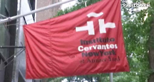 reportaje television exposición obras de Menchu Gal en Nueva York